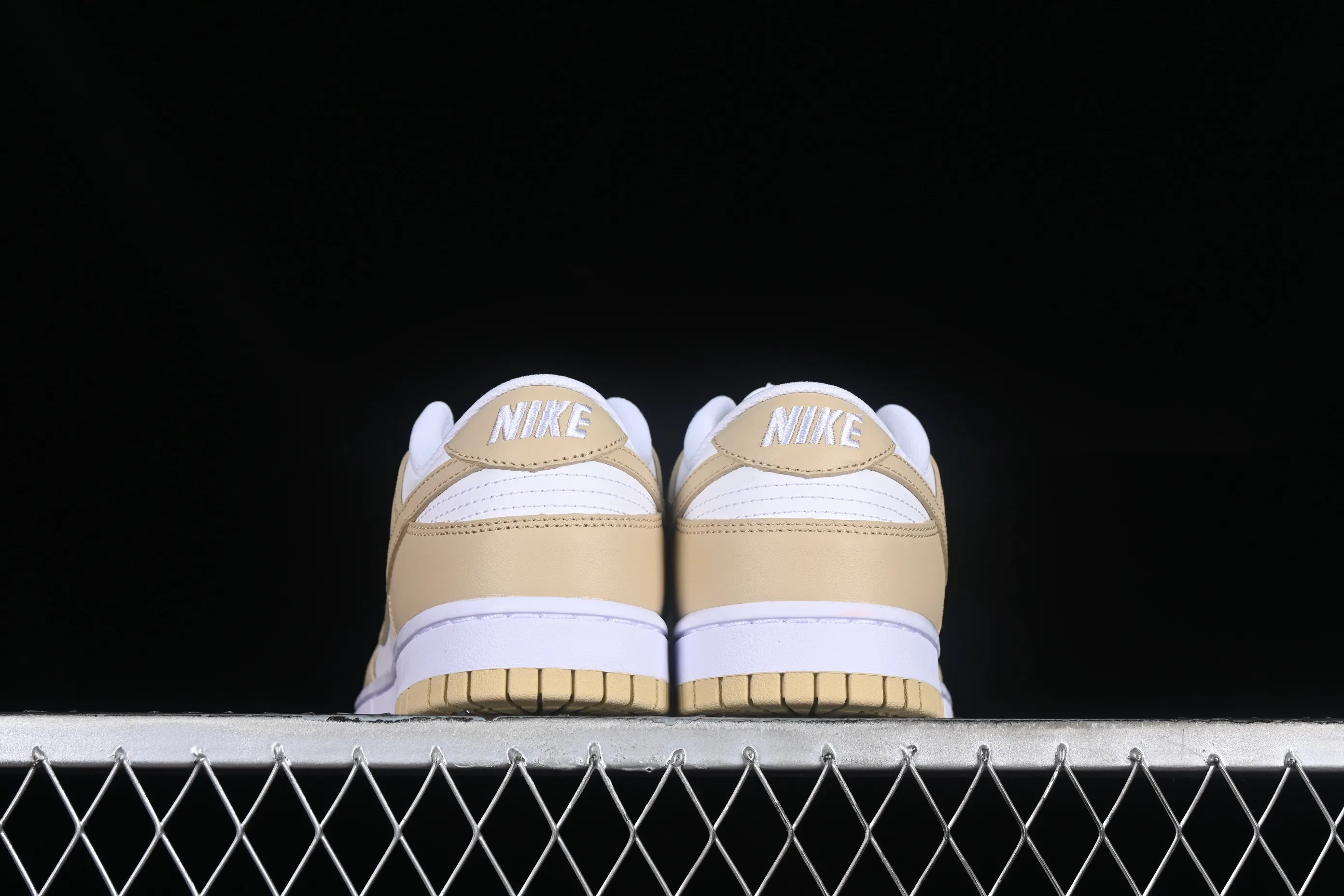 All categories Nk SB Dunk series Nk SB Dunk Low low-top sneakers Z version Nk Dunk Low "Team Gold" golden wheat color SB low-top sports and leisure sneakers DV0833-100